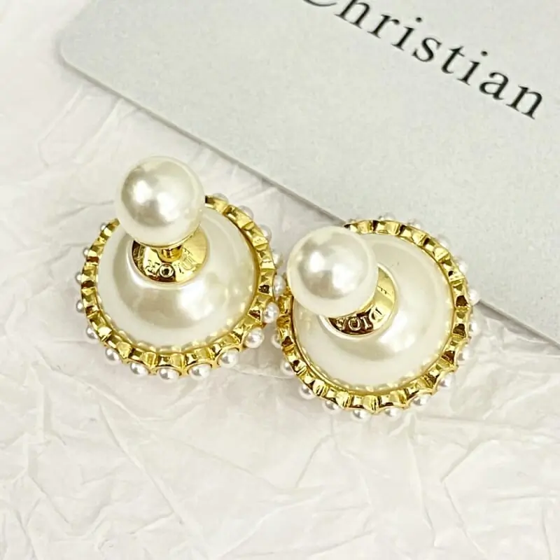 christian dior boucles doreilles pour femme s_12056572